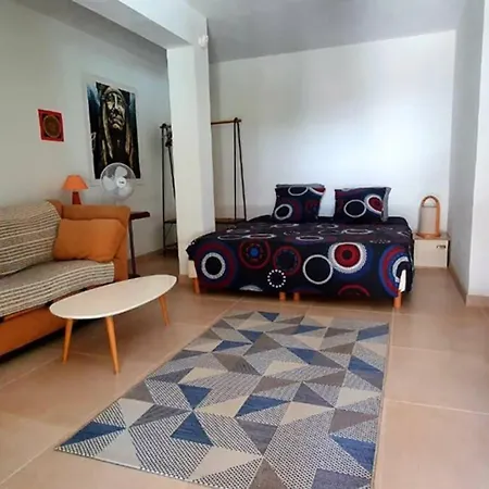 Grand Studio Au Calme Proche Mer Et Montagne Appartement *